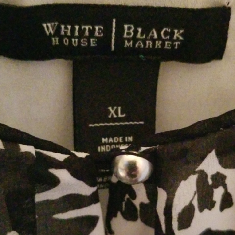 WHBM beautiful black and white tank top.